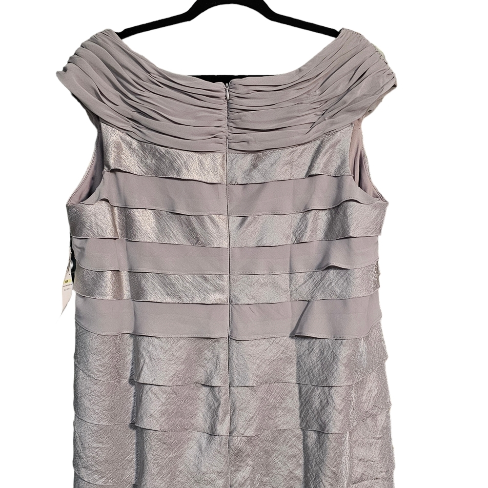 London Times Tiered Shutter Sheath Cocktail Silver Rosette Dress Size 18W - Picture 8 of 12